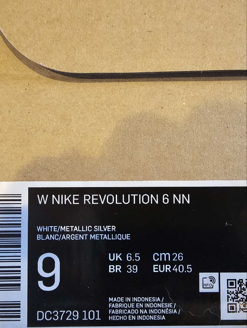 Nike Womens Revolution 6 NN White and Silver Mesh Sneaker - Picture 4 of 4